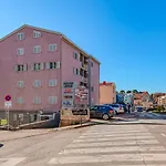 Pula City Centre, Modern App 2+2, Free Parking
