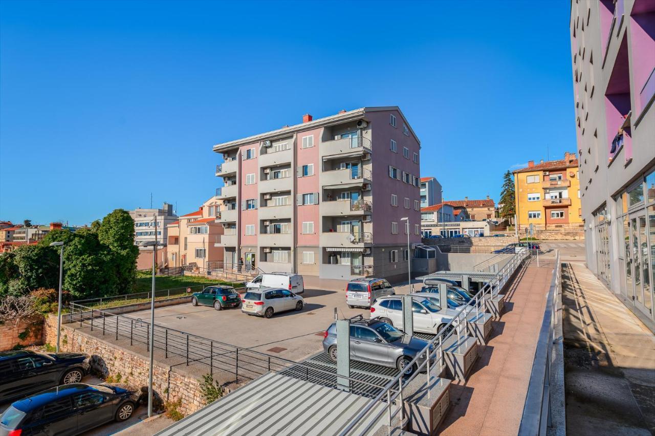 Centre, Modern App 2+2, Free Parking Pula