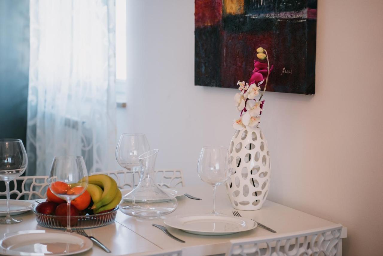 Centre, Modern App 2+2, Free Parking Apartment