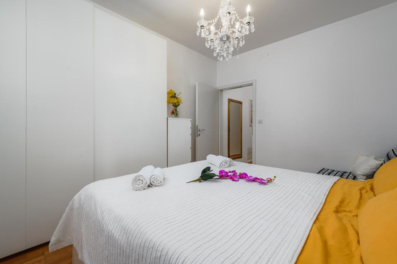 Centre, Modern App 2+2, Free Parking Apartment