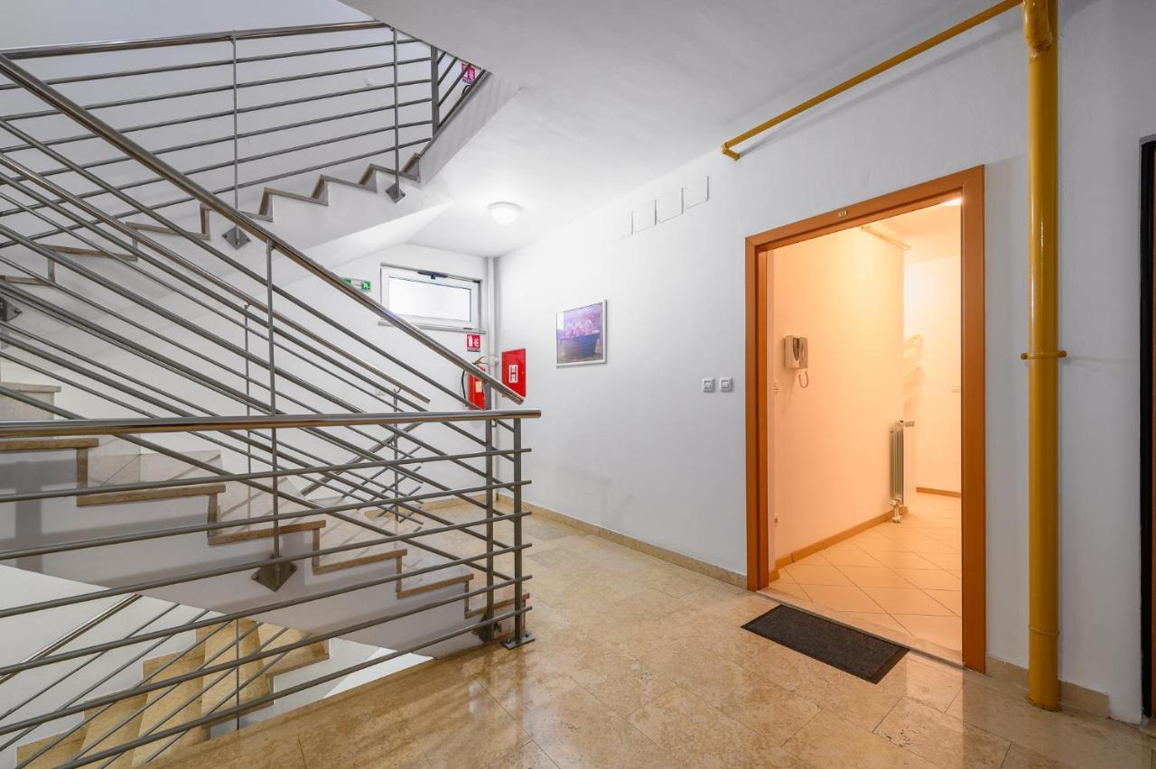 Centre, Modern App 2+2, Free Parking *